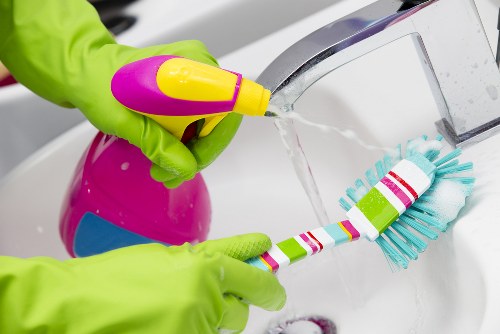 Deep cleaning a bathroom in Lambeth